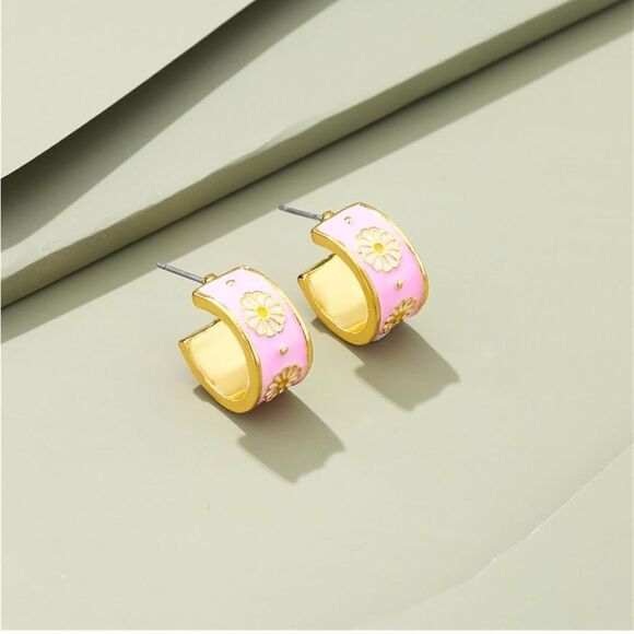 14k gold plated daisy earrings - Picture 2 of 4